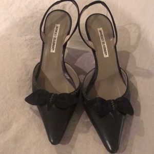 Manolo Blahnik Black shorty heels